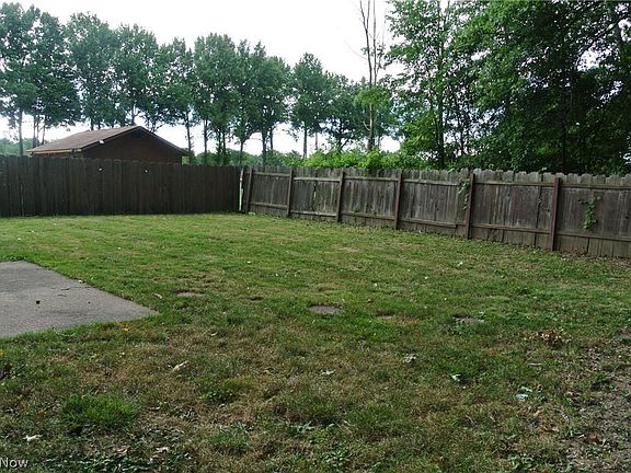 5th image of 417 Carol Ln