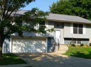 5814 Taylor St, Davenport, IA 52806