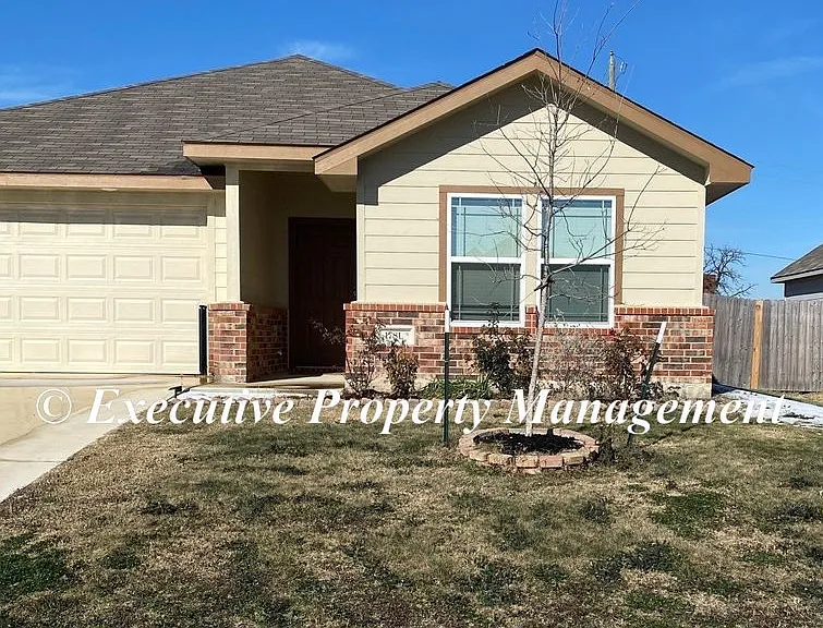 1781 Dryden Ave — Photo 1