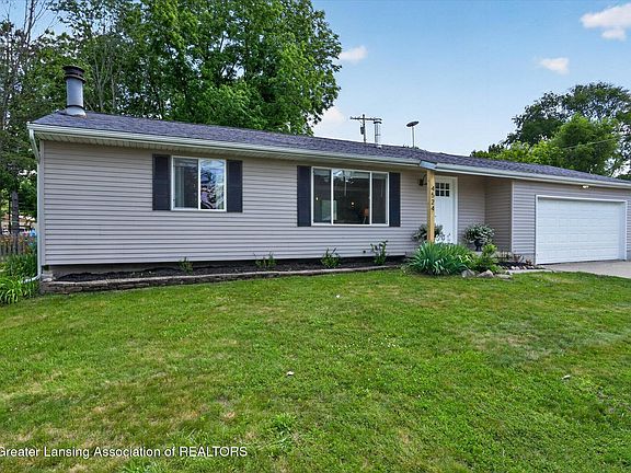 2nd image of 4524 Zimmer Rd