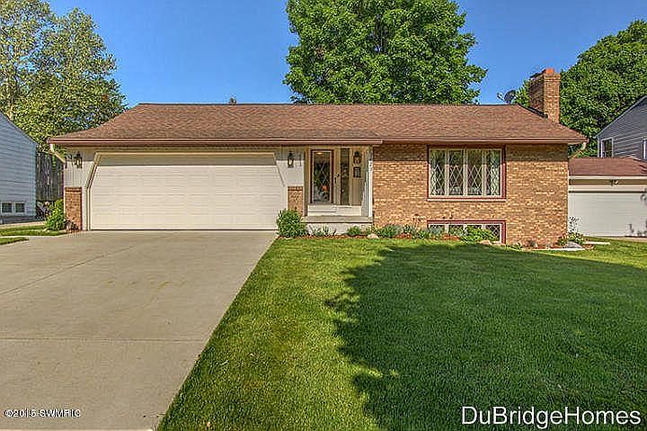 1st image of 3423 Waterford Ct NE