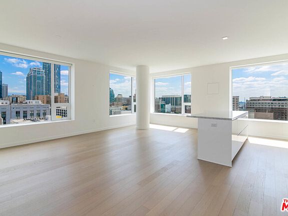 4th image of 1050 S Grand Ave Unit 1310