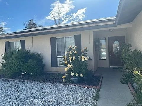 3 bed, 1354 sqft, $2,450 — Photo 2