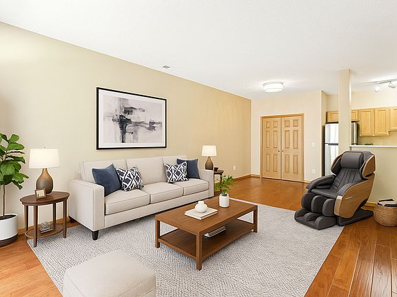 4th image of 3730 Vermilion Ct S