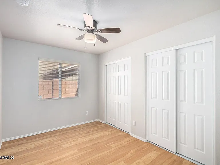 1924 E Sharon Dr — Photo 24