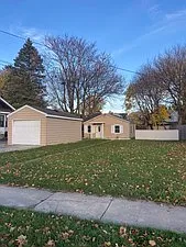 115 Grant St photo 1
