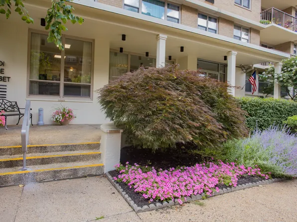1301 N Harrison St APT 1108, Wilmington, DE 19806