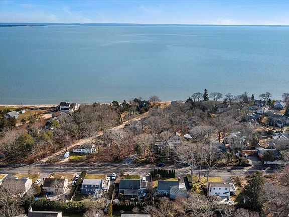 2nd image of 4985 Peconic Bay Blvd