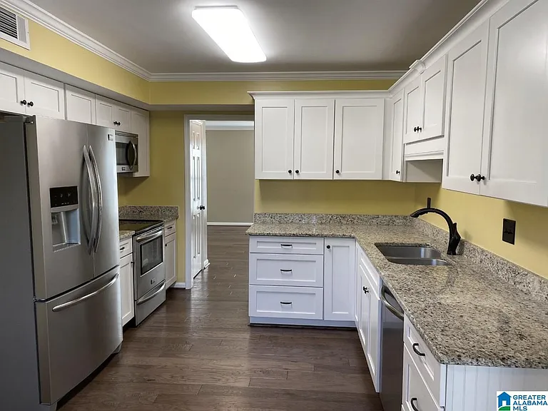 2608 Bridlewood Cir — Photo 2