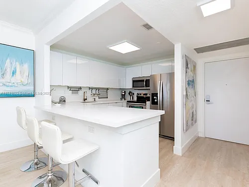 2301 Collins Ave #625 Photo 1 2301 Collins Ave #625 Photo 1