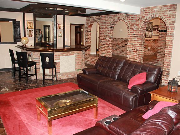 4th image of 10109 Sorrel Ave