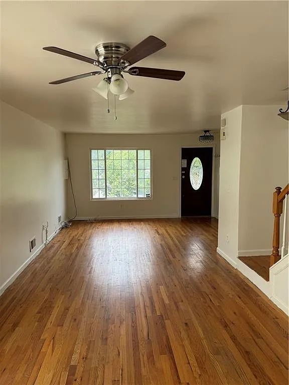 3 bed, 1.5 bath, 1288 sqft, $3,800 — Photo 3