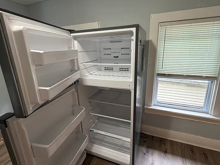 208 Beecher St — Photo 10