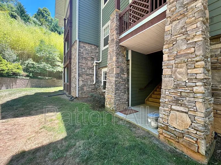 2000 Olde Eastwood Village Blvd #106 — Photo 38