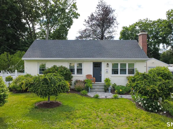 15 Sherwood Circle, Manchester, CT 06042