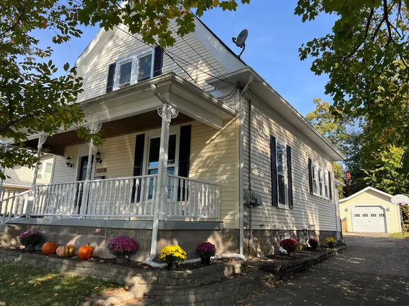 1926 Shopp Ave, New Castle, IN 47362