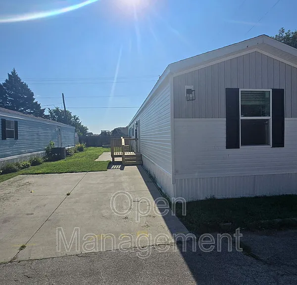2301 SW Oralabor Rd #61 — Photo 1