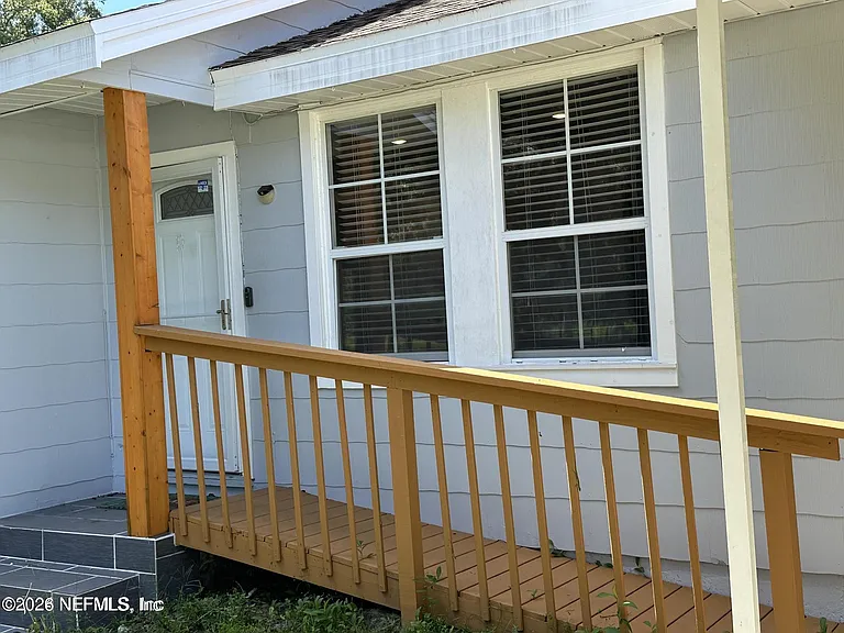 6660 Oriole Ave — Photo 2