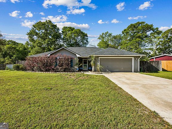 2nd image of 116 Honeysuckle Rd