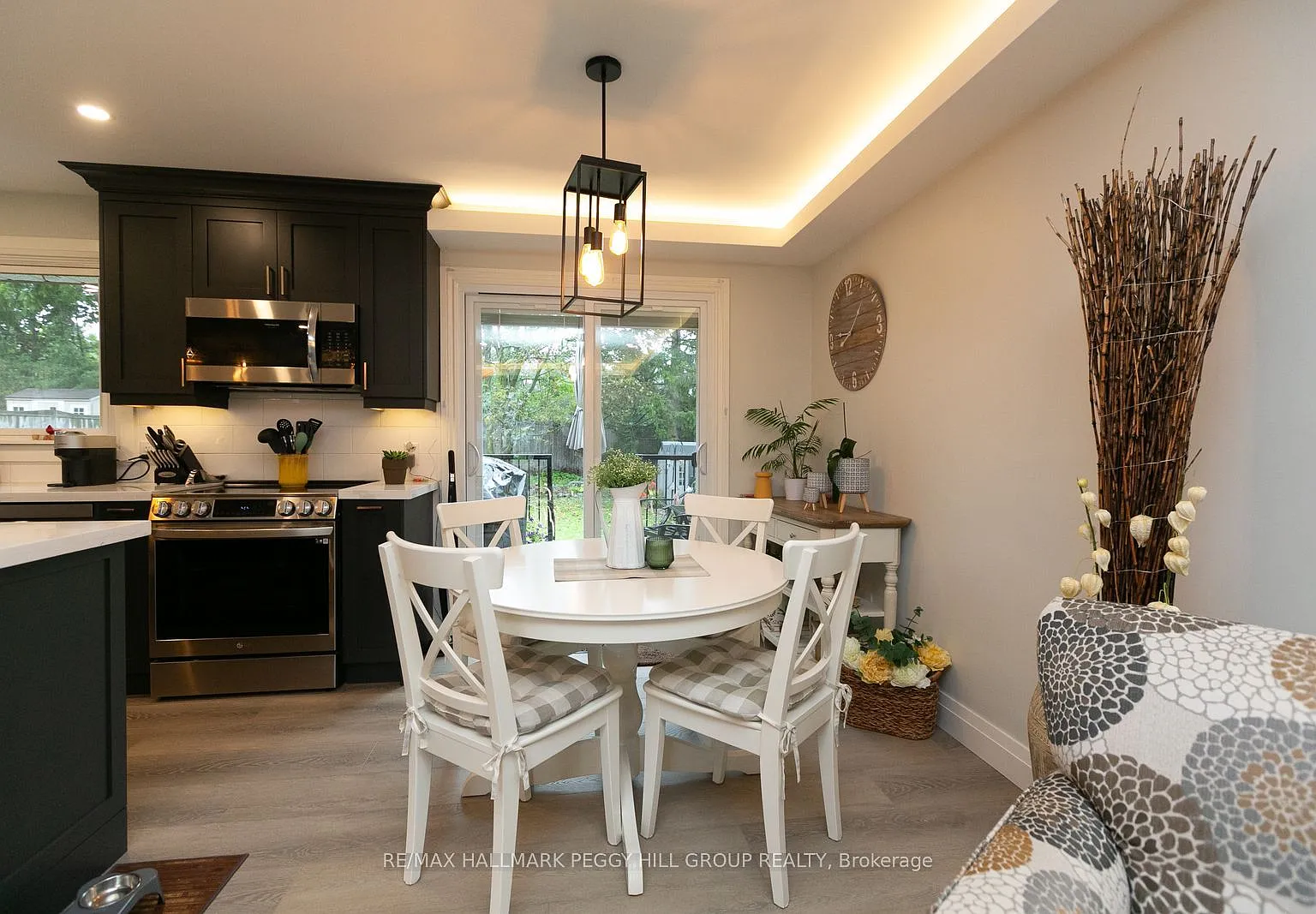 3 bed, $2,400 — Photo 4