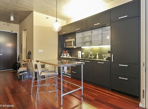 3rd image of 550 N Saint Clair St APT 1202