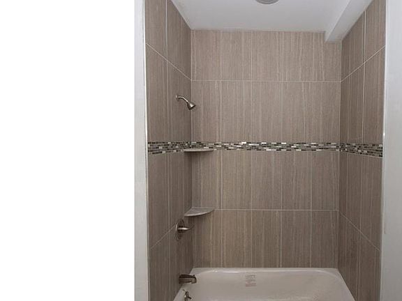 4th image of 1400-1414 S Darien St #D