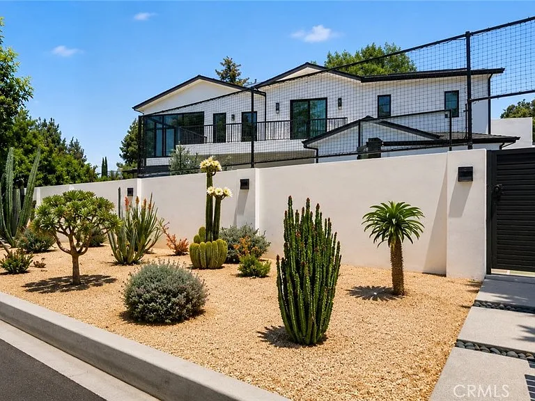 5050 Arundel Dr — Photo 35