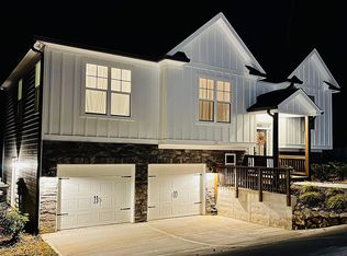 27 Griffin Mill Dr, Cartersville, GA 30120