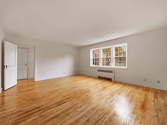 3rd image of 108 Maple St APT 3