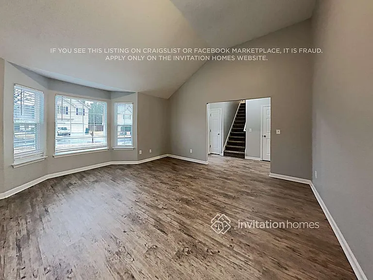 3913 Arabian Way — Photo 4