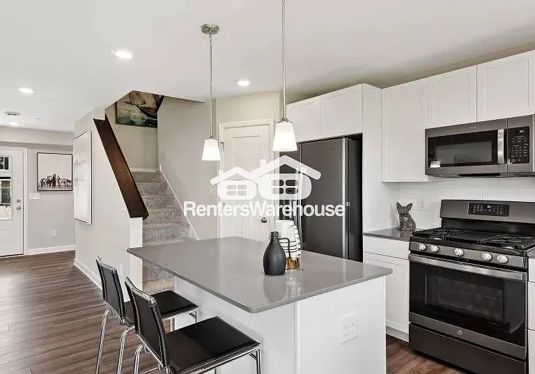 1062 Jubert Dr — Photo 5