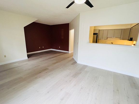 4th image of 95-1032 Ainamakua Dr APT F