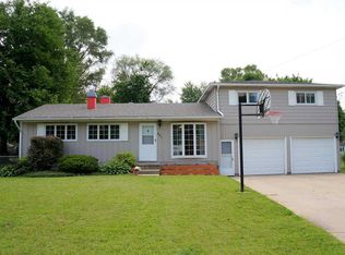 221 Lark Dr, Jackson, MI 49202