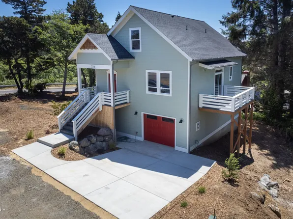 784 SW 28th Ct, Lincoln City, OR 97367