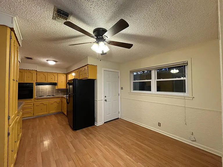 3323 Cherry St — Photo 18