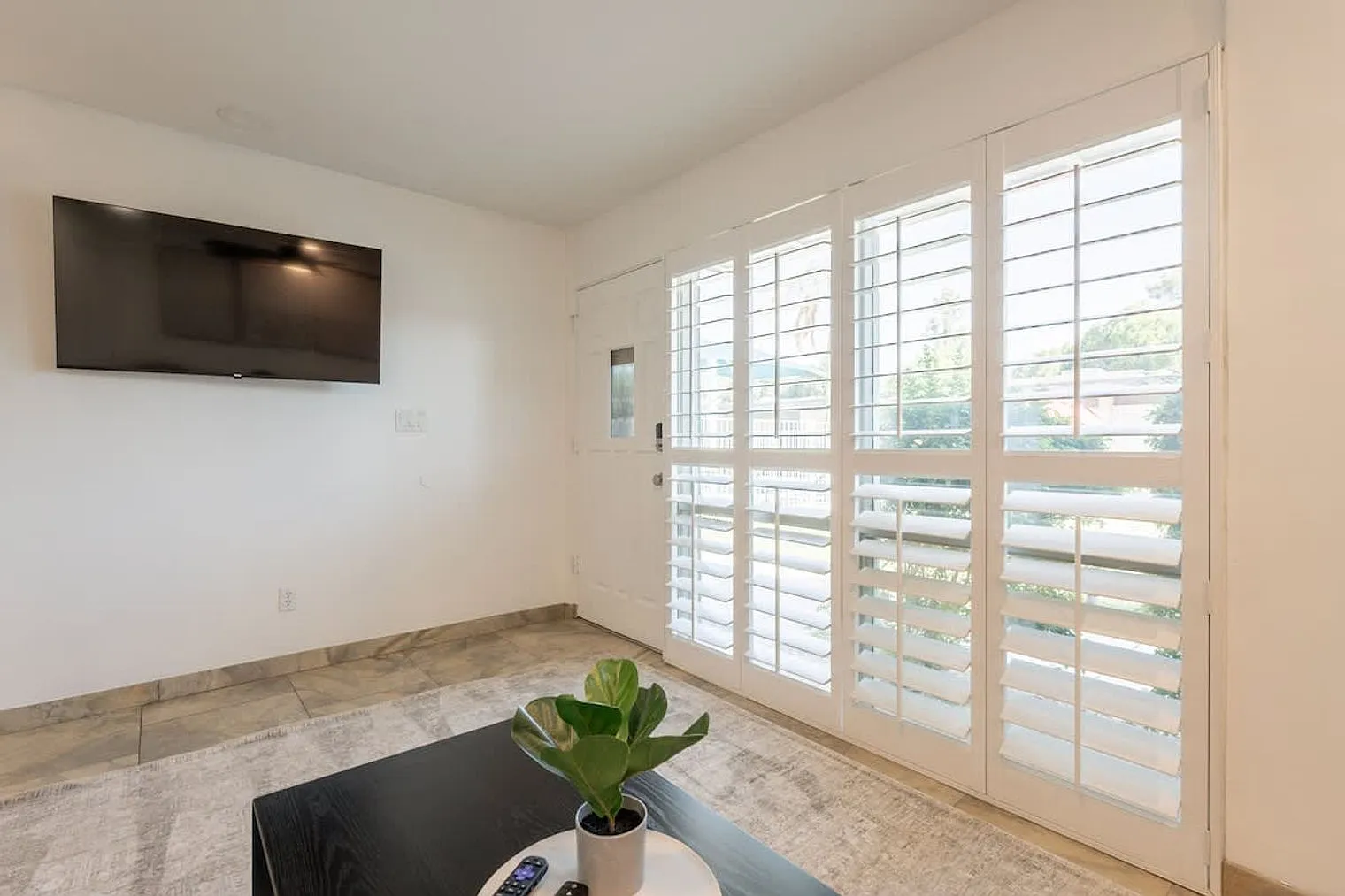 3 bed, 2.0 bath, 1463 sqft, $7,246 — Photo 4