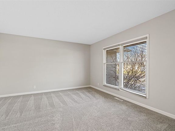 5th image of 3799 Willowood Ave