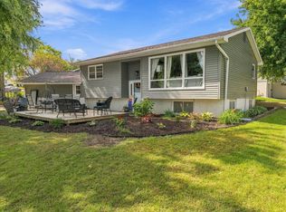 504 30th Ave N, Clinton, IA 52732