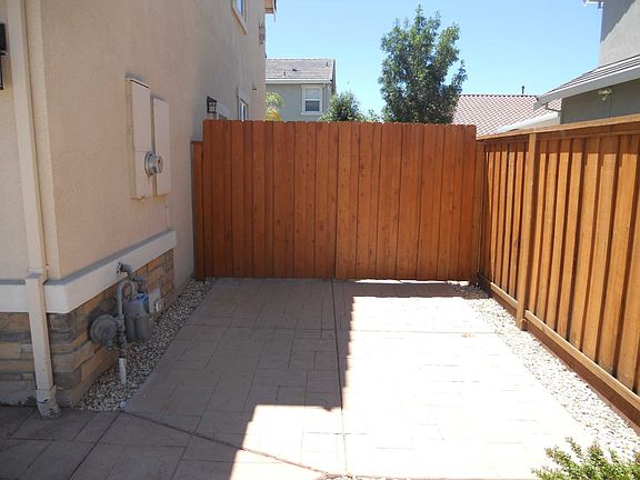 2nd image of 425 Mount Vernon Cir