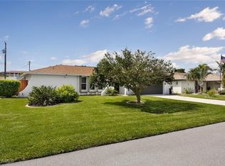 2004 SE 39th Ter, Cape Coral, FL 33904