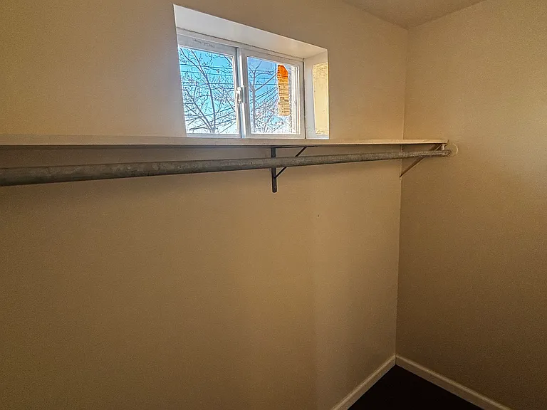 422 S Smallwood St — Photo 9