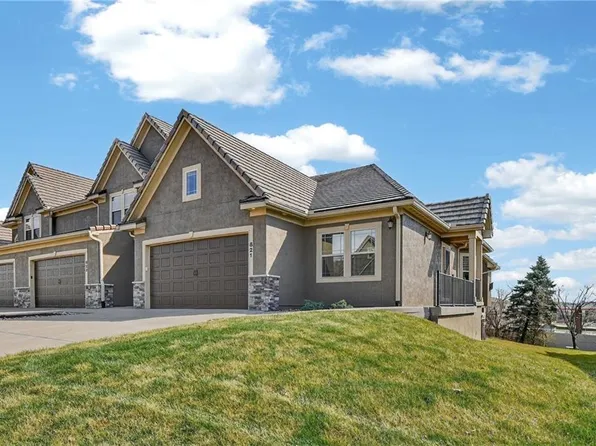 821 NE Lone Hill Dr, Lees Summit, MO 64064