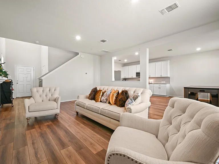 632 Pepperbark Loop — Photo 8