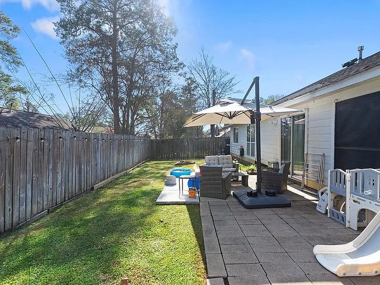 222 Doncaster St — Photo 21