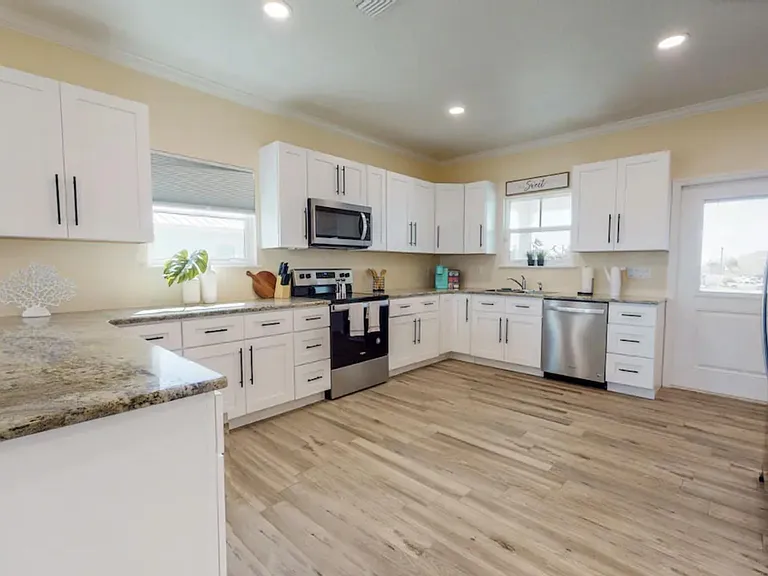 132 Sunrise Blvd — Photo 8