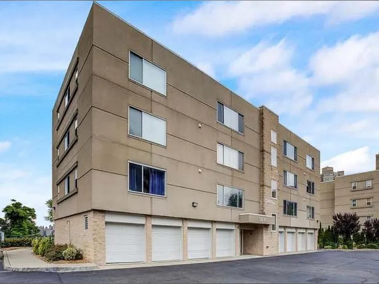 7400 Boulevard East #4D — Photo 1