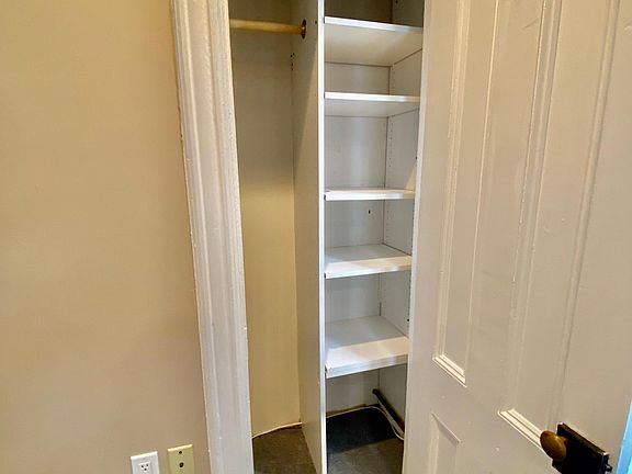 5th image of 138 Sterling Ave Floor 2
