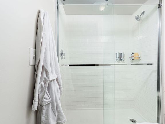 5th image of 5040 Market St #140