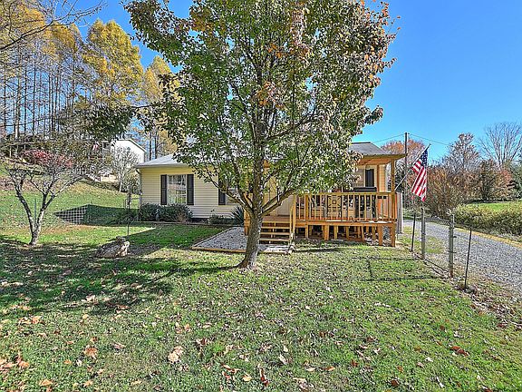 2nd image of 1427 Highridge Dr