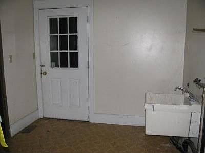 3rd image of 569 Wilson Ave